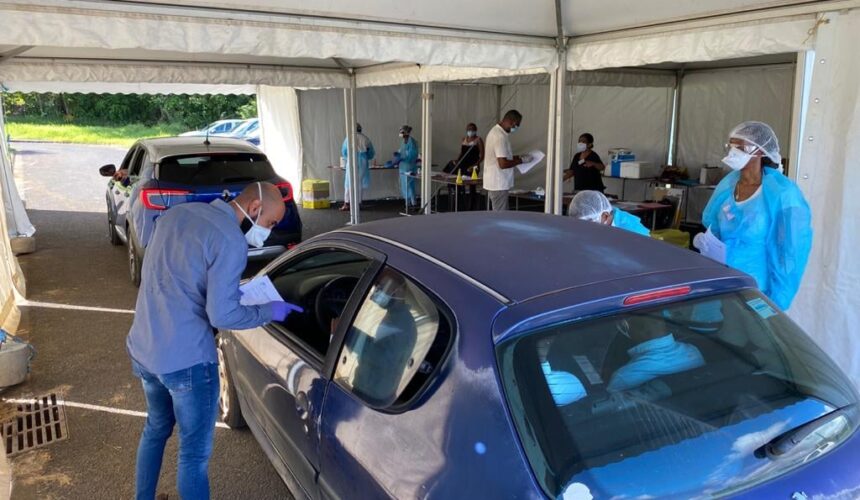 Image d’illustration. La campagne de dépistage gratuit du covid-19 en Guadeloupe s’effectue dans des lieux fixes comprenant les laboratoires, et itinérants sur l'ensemble du territoire. Ici le drive de dépistage des Abymes en septembre 2019.