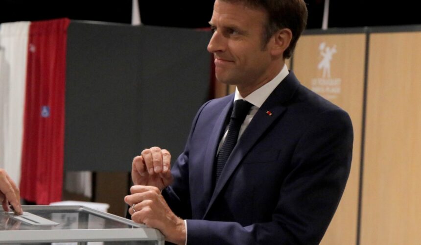 Emmanuel Macron vote au second tour des législatives le 19 juin 2022