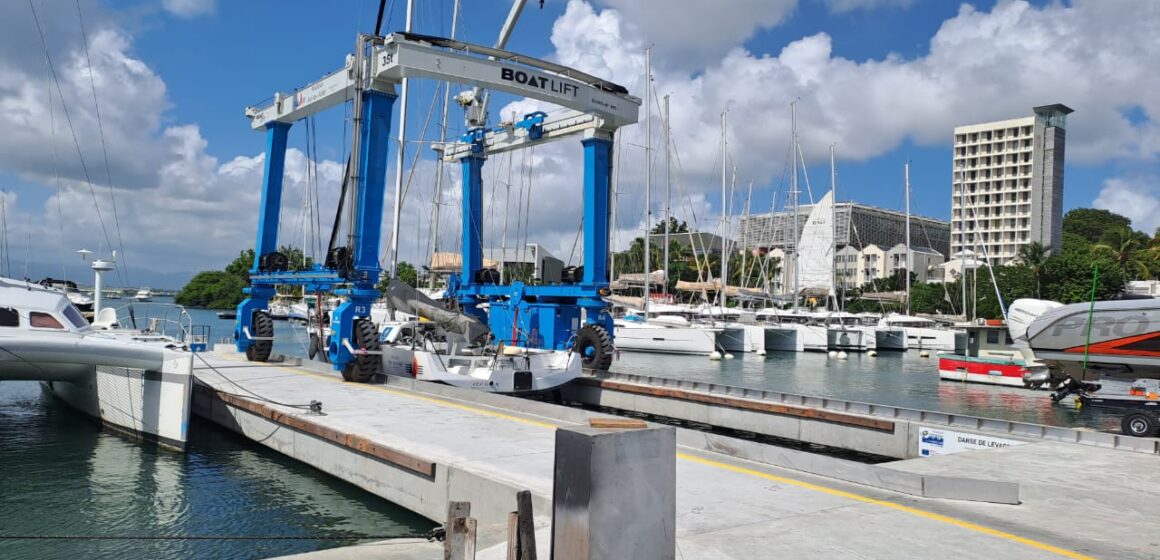 La marina de Bas-du-Fort inaugure le 10 novembre son nouvel élévateur à bateaux d'une capacité de levage de 35 tonnes comme le précédent