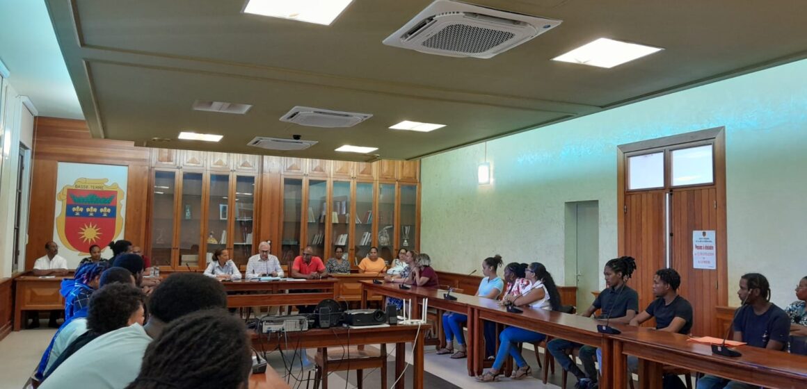 Basse-Terre se réjouit ce 7 décembre d'accueillir 24 jeunes en service civique. Photo: Ville de Basse-Terre