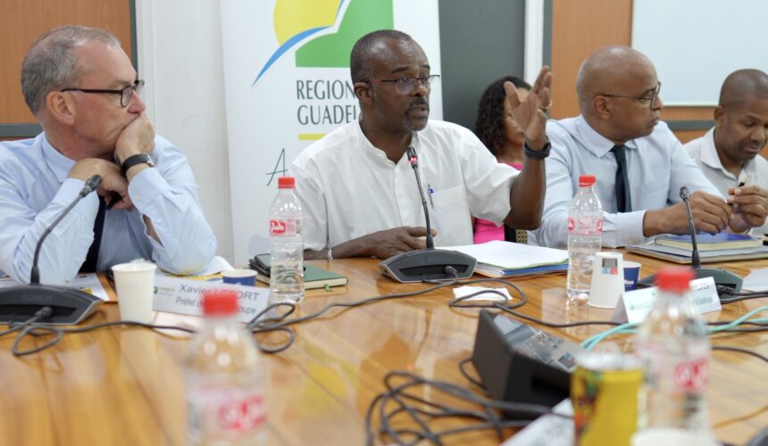 Mardi 28 novembre 2023, le président de Région Ary Chalus (au micro) préside la Conférence territoriale de l’action publique. Photo : Facebook Région Guadeloupe