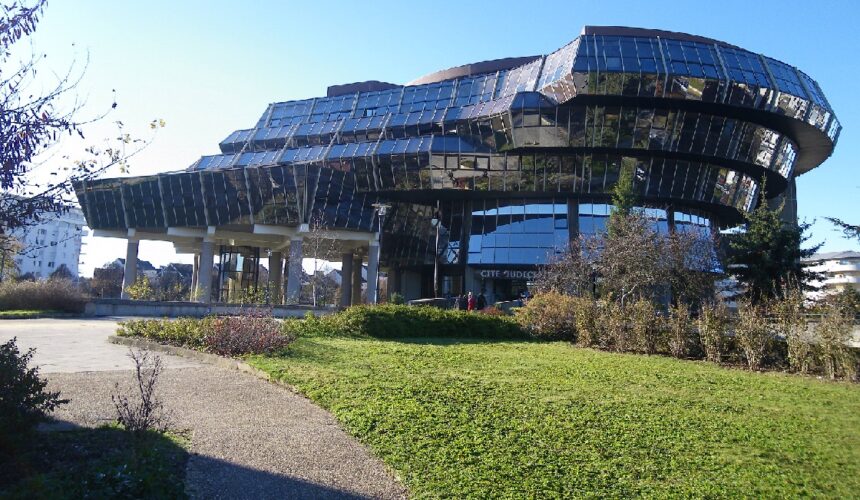 Vue de face du tribunal judiciaire à Rennes (Ille-et-Vilaine)