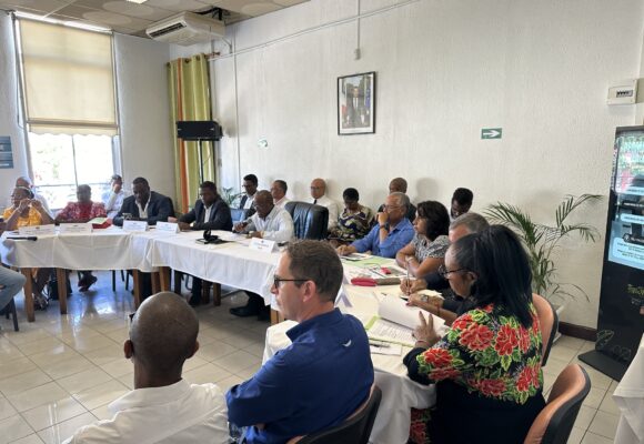 Signature du contrat Péyi entre la ville de Morne-à-l’Eau et le conseil départemental le 10 janvier 2024 pour le financement et l’accompagnement de plusieurs projets dont l'aménagement de la zone de Blanchet. Photo : FB Ville de Morne à l'eau