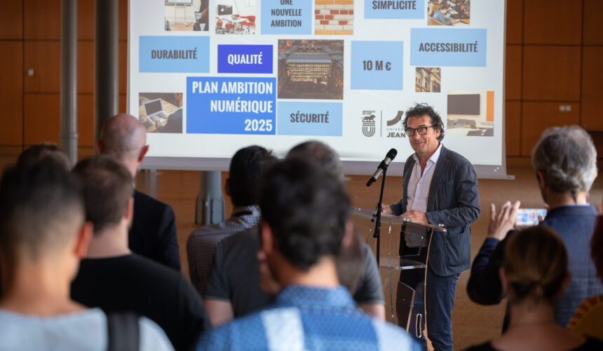 Eric Carpano, président de l’université Jean Moulin Lyon 3 présente le 8 juin 2023 le Plan ambition numérique 2025 de l’université d'un montant de 10 millions sur 3 ans pour « investir pour préparer l'avenir et relever les défis de la transformation digitale et écologique ». Photo : X Eric Carpano