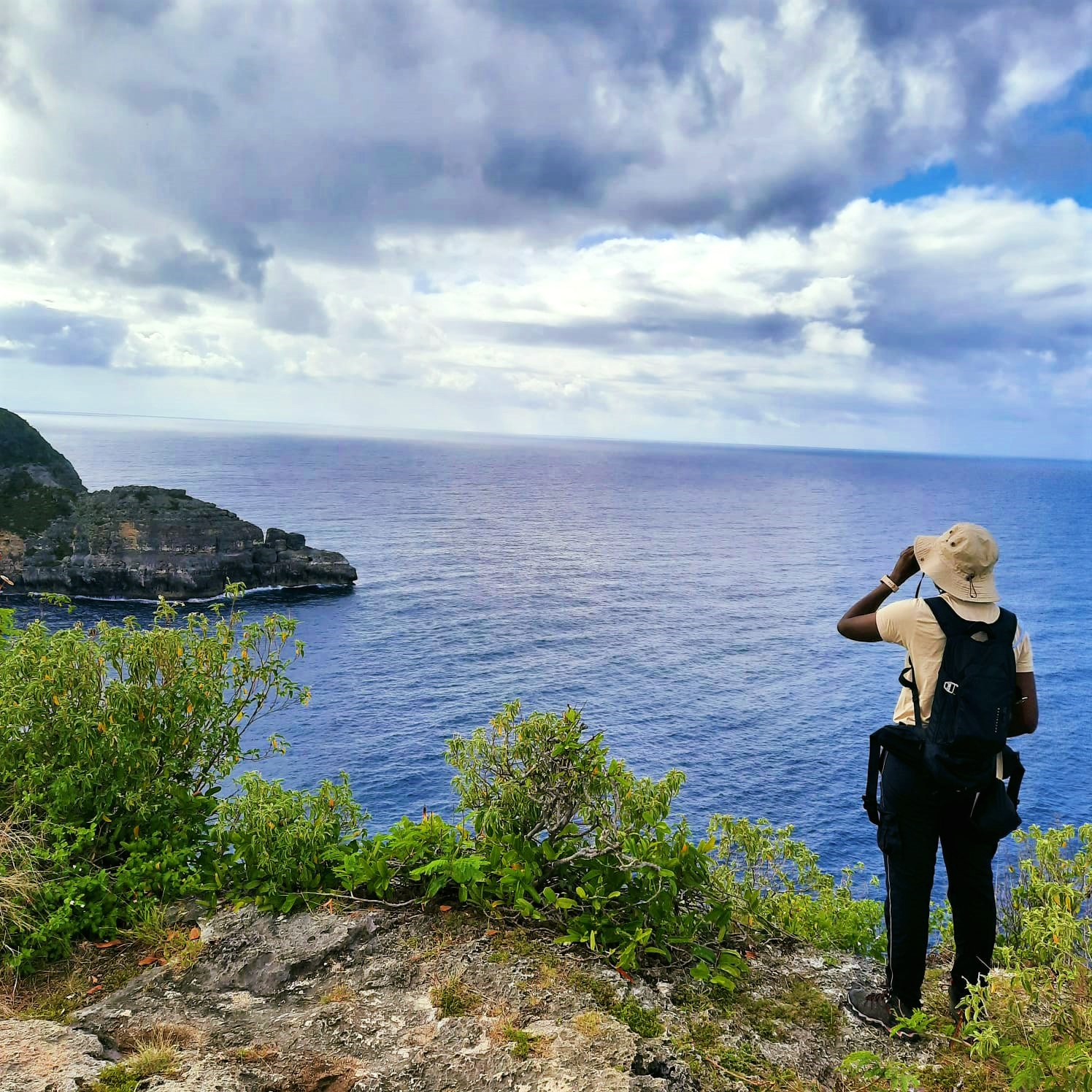 Agents de l’ONF en prospection terrestre des oiseaux marins nicheurs 2 fois par mois pendant les mois de janvier et février 2024. Photo : FB Réserve Biologique Dirigée du Nord Grande-Terre