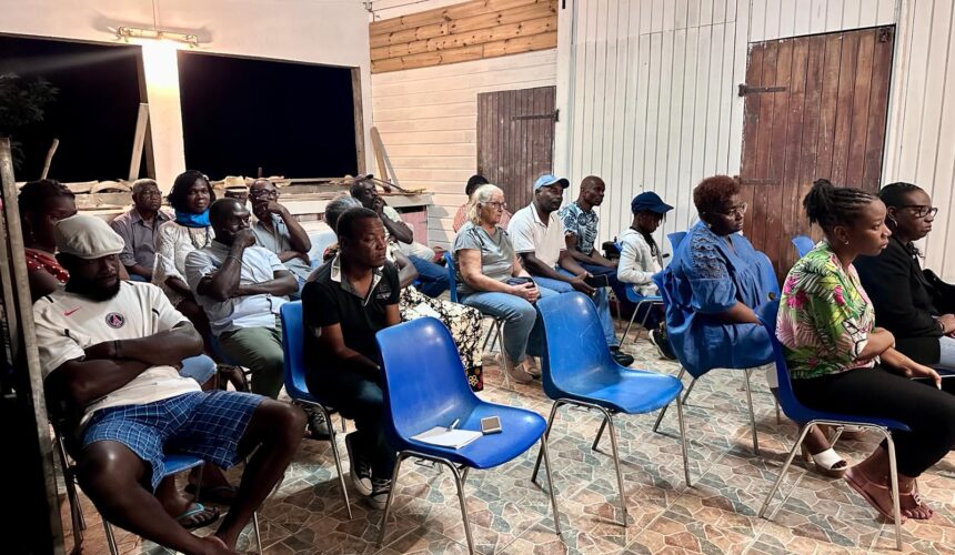 Une vingtaine de personnes s’est réunie le 16 février à Saint-Louis pour la première réunion de participation citoyenne de l’année. Photo : Commune de Saint-Louis est à Saint-Louis De Marie Galante