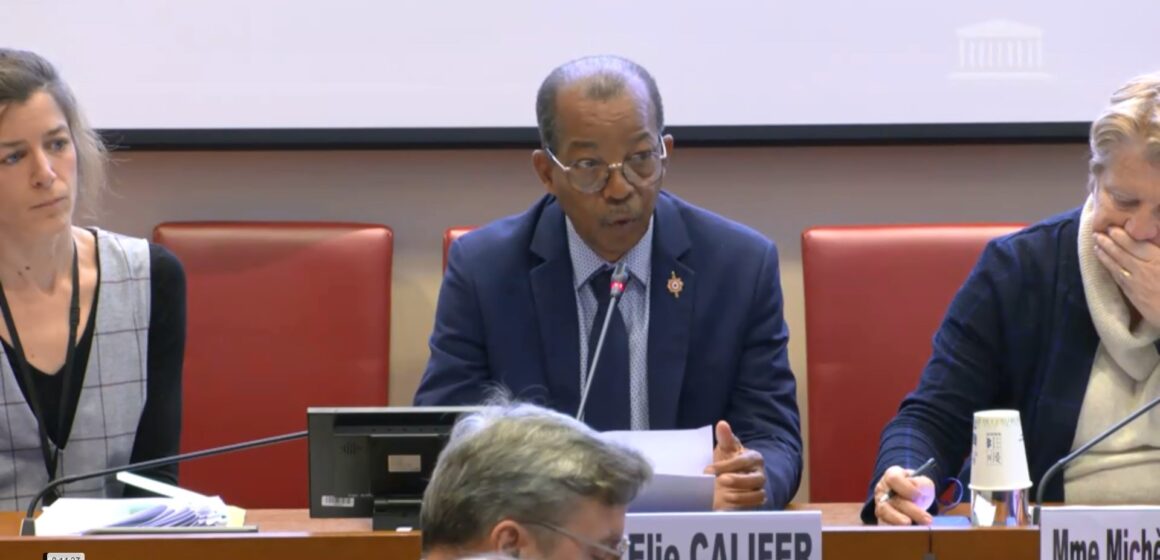 Mercredi 14 février 2024, la commission des affaires sociales de l’Assemblée nationale examine la proposition de loi visant à reconnaître la responsabilité de l’État et à indemniser les victimes du chlordécone dont le rapporteur est le député Guadeloupe Élie Califer.