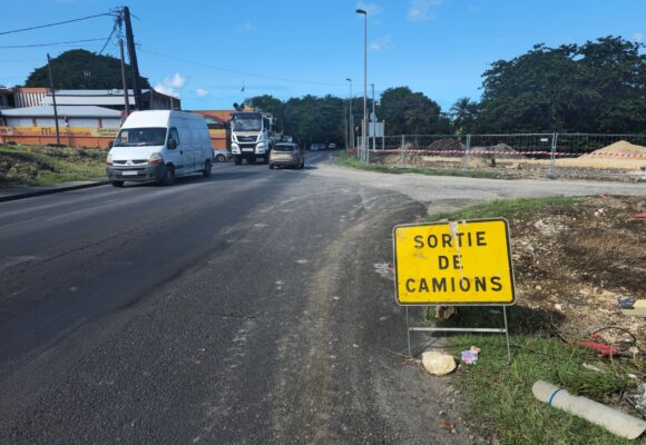 La mairie du Moule a annoncé le 22 novembre le lancement des travaux pour l’implantation du rond-point de la Baie. Photo : Ville du Moule