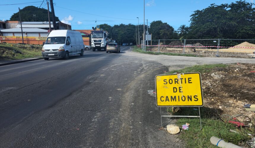 La mairie du Moule a annoncé le 22 novembre le lancement des travaux pour l’implantation du rond-point de la Baie. Photo : Ville du Moule