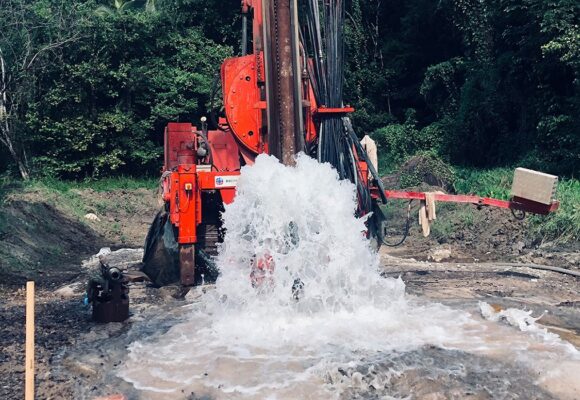 Illustration. Forage d’eau en Martinique. Photo : Bachy-Balineau DR