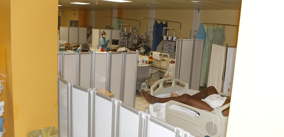 24 septembre 2020. Ancien réfectoire réhabillité en salle de réanimation au CHU de Pointe-à-Pitre pendant le Covid-19. Photo : Gilles Morel / Simax / Sipa