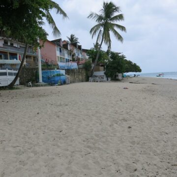 Plage de La Datcha, bourg du Gosier. Photo : Gilles Morel / Sipa