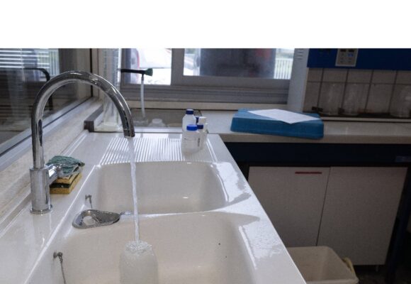 Photo d’illustration eau potable au robinet. Crédit : Sipa