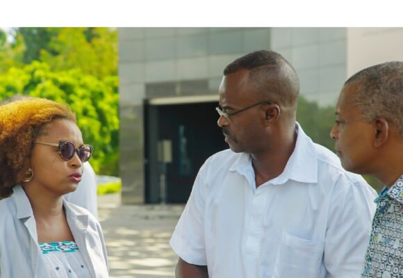 Photo d’archive. De gauche à droite : Laurella Rinçon, ex directrice générale du Mémorial acte, Ary Chalus président du conseil d’administration, et son prédécesseur Georges Brédent. Mémorial acte, novembre 2019. Photo : Mémorial ACTe