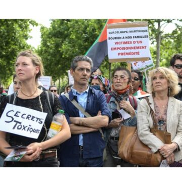 Photo d’archive : Dixième marche contre Monsanto-Bayer, les pesticides et l’agrochimie, le 21 mai 2022 Place de la République a Paris. Crédit : Isa Harsin / Sipa