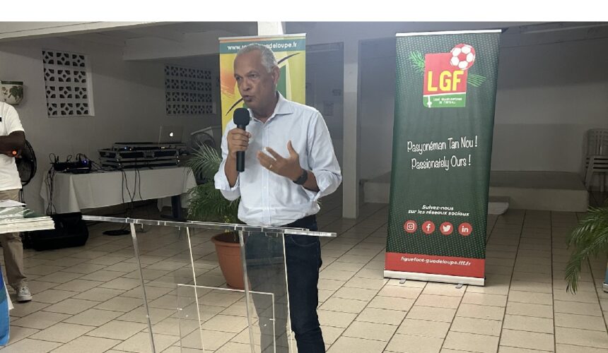 Photo d’illustration : Jean Dartron, président de la Ligue guadeloupéenne de football, lors de la cérémonie de récompense des clubs finalistes et demi-finalistes de la Coupe Région Guadeloupe, en novembre 2024. Crédit : Ligue Guadeloupéenne de Football