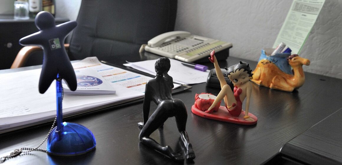 Photo d’illustration. Archive de 2011 du bureau d’un mis en cause dans une affaire de harcèlement scandale sexuel à la RATP. Photo : Cotelle Pascal / Sipa