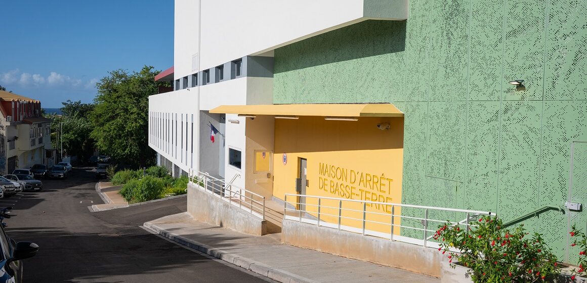 “Une prison digne” (Darmanin) mais surpeuplée à 160 % (syndicat) inaugurée à Basse-Terre