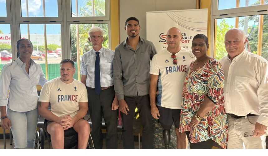 Le préfet Thierry Devimeux au Creps, le 27 janvier 2026, en présence des athlètes paralympiques, de l'encadrement technique et des représentants institutionnels. Photo : Préfet de la Guadeloupe