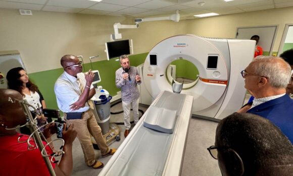 Inauguration du nouveau scanner à l'hôpital Maurice Selbonne de Bouillante, le jeudi 29 janvier. Photo : Région Guadeloupe