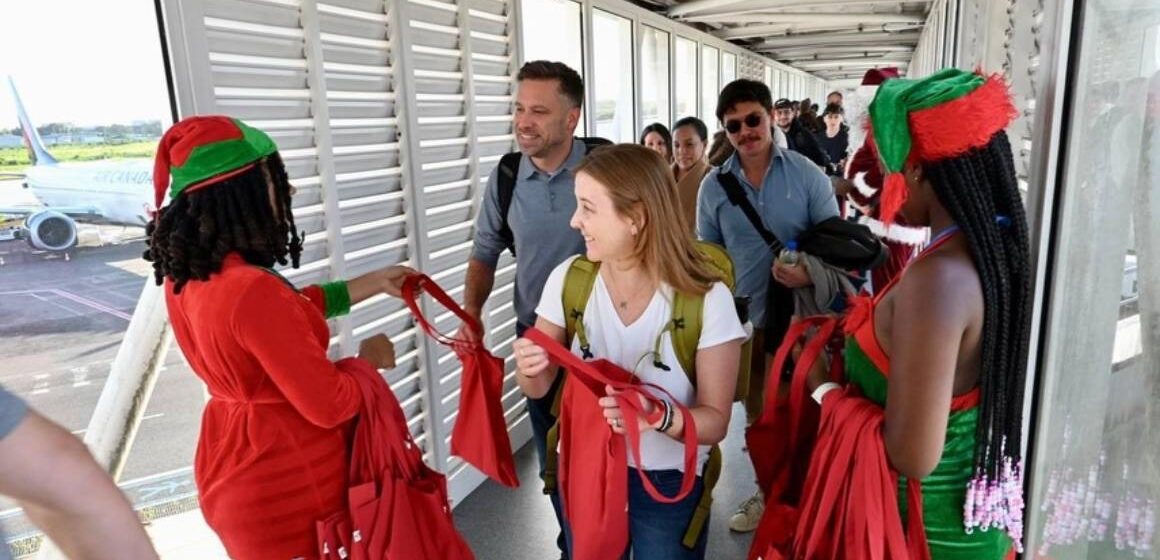 L’Aéroport Guadeloupe Maryse-Condé a accueilli, samedi 20 décembre 2025, les passagers du vol inaugural reliant Pointe-à-Pitre à Toronto (Canada). Photo : Aéroport Guadeloupe Maryse-Condé